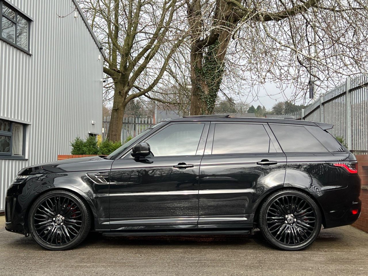 2019 LAND ROVER RANGE ROVER SPORT 5.0 P575 V8 SVR Auto 4WD (s/s) 5dr