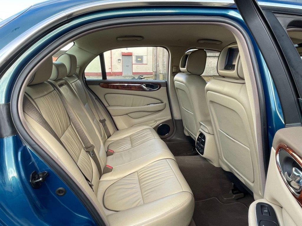 USED 2007 07 JAGUAR XJ 4.2 SOVEREIGN V8 4d 300 BHP 