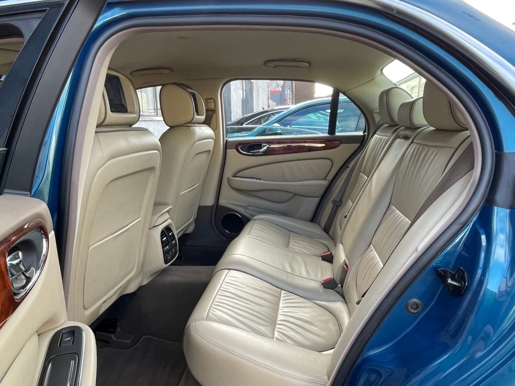 USED 2007 07 JAGUAR XJ 4.2 SOVEREIGN V8 4d 300 BHP 