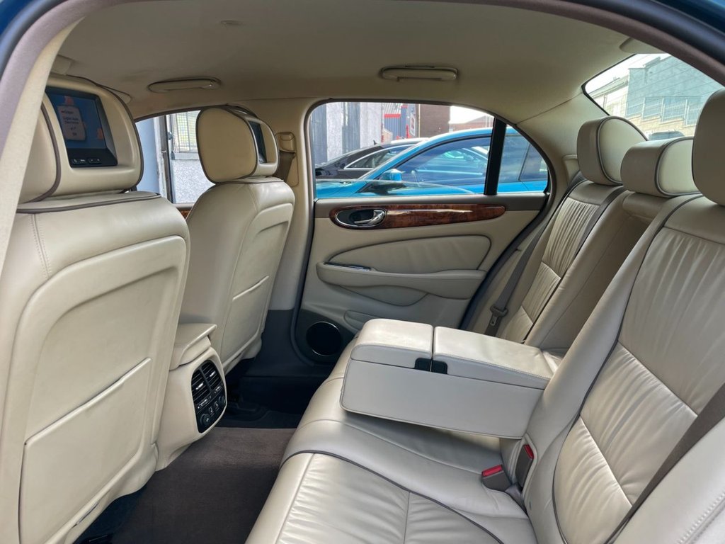 USED 2007 07 JAGUAR XJ 4.2 SOVEREIGN V8 4d 300 BHP 