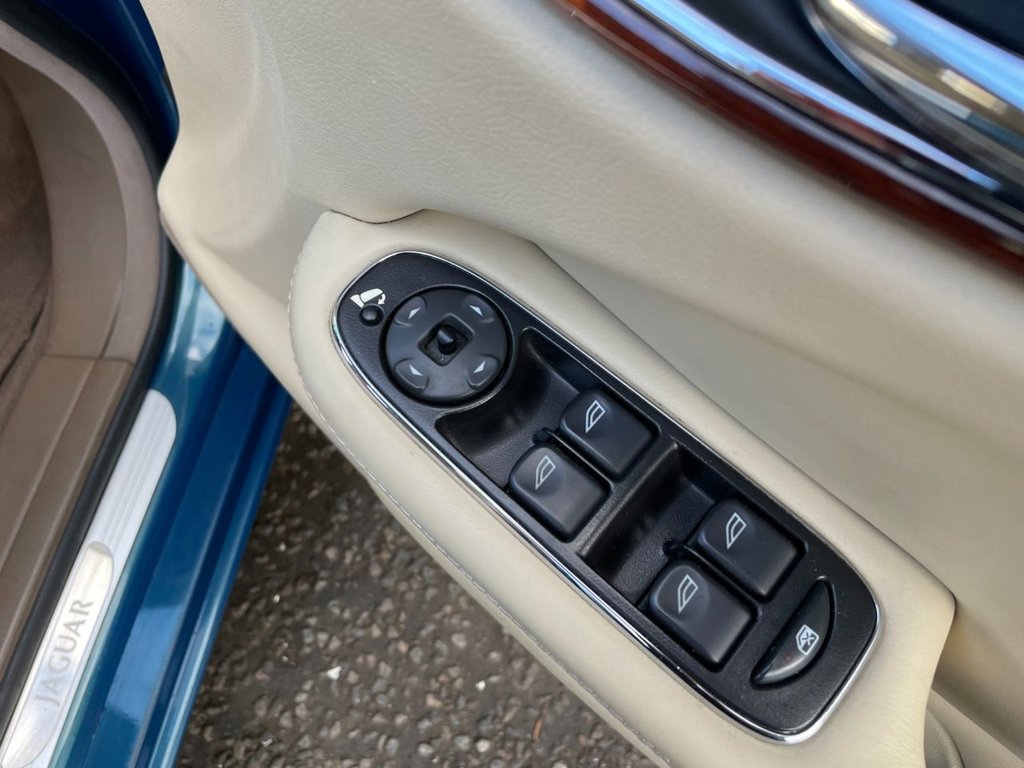 USED 2007 07 JAGUAR XJ 4.2 SOVEREIGN V8 4d 300 BHP 