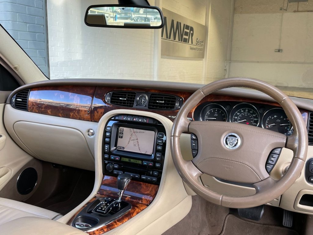 USED 2007 07 JAGUAR XJ 4.2 SOVEREIGN V8 4d 300 BHP 