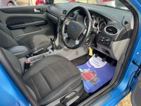 USED 2009 09 FORD FOCUS 1.8 TITANIUM 5d 125 BHP Full Service History + Titanium Spec