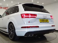 USED 2018 68 AUDI SQ7 4.0 V8 TDI (435 PS) VORSPRUNG TIPTRONIC QUATTRO 5DR + NAV + PANORAMIC ROOF + BOSE + HEAD UP + SOFT CLOSE DOORS + PRIVACY + 360 CAMERA + MATRIX L.E.D.S + MULTIMEDIA + E/BOOT + STEPS + BLACK PACK + 22 S 7SEATS+PANROOF+SOFT CL+LEATHER+HUD+BOSE+360 CAM+NAV