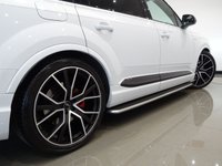 USED 2018 68 AUDI SQ7 4.0 V8 TDI (435 PS) VORSPRUNG TIPTRONIC QUATTRO 5DR + NAV + PANORAMIC ROOF + BOSE + HEAD UP + SOFT CLOSE DOORS + PRIVACY + 360 CAMERA + MATRIX L.E.D.S + MULTIMEDIA + E/BOOT + STEPS + BLACK PACK + 22 S 7SEATS+PANROOF+SOFT CL+LEATHER+HUD+BOSE+360 CAM+NAV