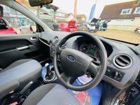 USED 2010 10 FORD FUSION 1.4 ZETEC 5d PETROL Superb Low Mileage 5 door petrol + Bluetooth