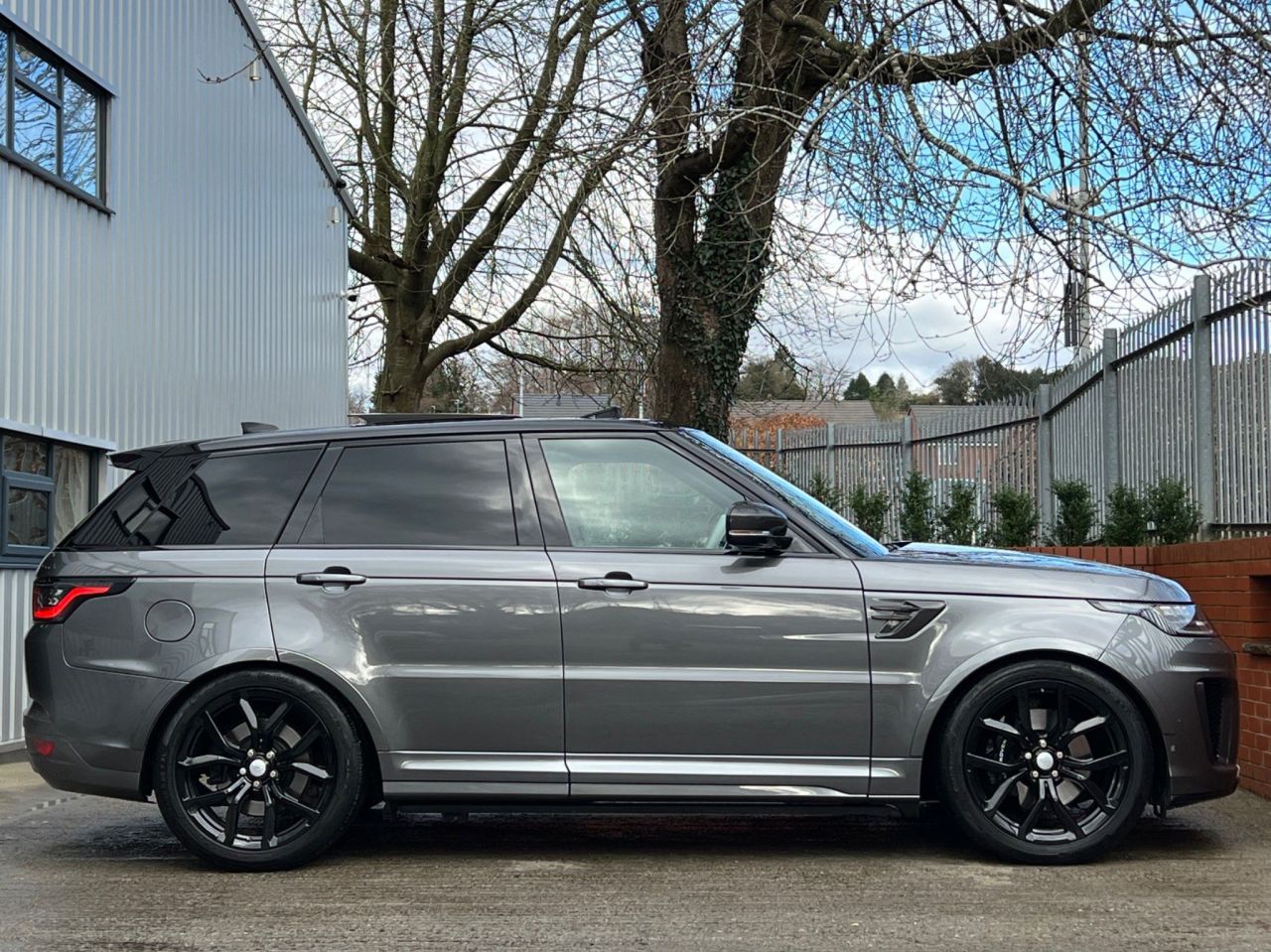 2018 68 LAND ROVER RANGE ROVER SPORT 5.0 P575 V8 SVR Auto 4WD (s/s) 5dr