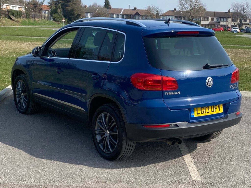 Volkswagen Tiguan Sport TDI Bluemotion Technology 4motion Volkswagen Tiguan Sport TDI Bluemotion Technology 4motion
