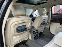 USED 2010 10 JAGUAR XJ 3.0 D V6 PORTFOLIO LWB 4d 275 BHP 