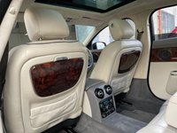 USED 2010 10 JAGUAR XJ 3.0 D V6 PORTFOLIO LWB 4d 275 BHP 