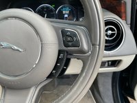 USED 2010 10 JAGUAR XJ 3.0 D V6 PORTFOLIO LWB 4d 275 BHP 