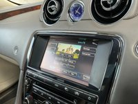 USED 2010 10 JAGUAR XJ 3.0 D V6 PORTFOLIO LWB 4d 275 BHP 