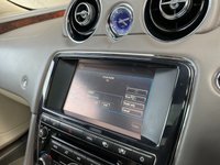 USED 2010 10 JAGUAR XJ 3.0 D V6 PORTFOLIO LWB 4d 275 BHP 