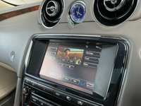 USED 2010 10 JAGUAR XJ 3.0 D V6 PORTFOLIO LWB 4d 275 BHP 