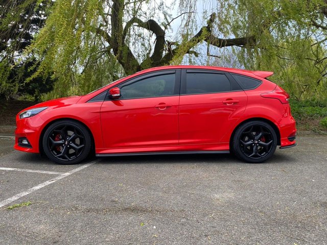 View our FORD FOCUS