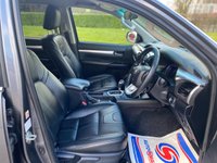 USED 2017 17 TOYOTA HI-LUX 2.4 INVINCIBLE X 4WD D-4D DCB 148 BHP 
