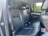 USED 2017 17 TOYOTA HI-LUX 2.4 INVINCIBLE X 4WD D-4D DCB 148 BHP 