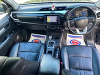 USED 2017 17 TOYOTA HI-LUX 2.4 INVINCIBLE X 4WD D-4D DCB 148 BHP 