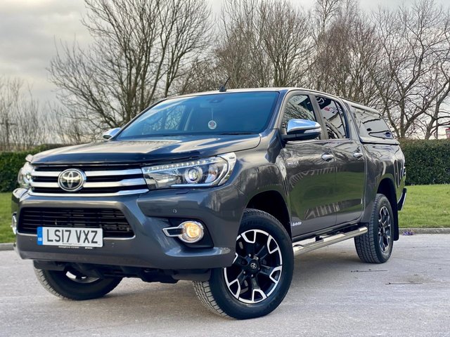 2017 17 Toyota HI-Lux 2.4 INVINCIBLE X 4WD D-4D DCB 148 BHP