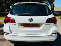 USED 2013 63 VAUXHALL ASTRA DIESEL SPORTS TOURER SRI 2.0 CDTI AUTOMATIC ESTATE  * AUTOMATIC *