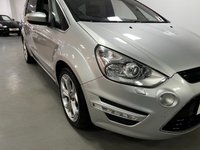 USED 2012 12 FORD S-MAX 2.0 TITANIUM TDCI 5d 138 BHP * PRIVACY * CLIMATE *  7 SEATS * LEATHER * NAVIGATION * PARKING SENSORS * 18 INCH ALLOY WHEELS *
