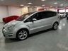 USED 2012 12 FORD S-MAX 2.0 TITANIUM TDCI 5d 138 BHP * PRIVACY * CLIMATE *  7 SEATS * LEATHER * NAVIGATION * PARKING SENSORS * 18 INCH ALLOY WHEELS *