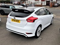 USED 2015 15 FORD FOCUS 1.6 ZETEC S 5d 124 BHP *** SPOTLESS INSIDE & OUT ***