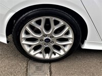 USED 2015 15 FORD FOCUS 1.6 ZETEC S 5d 124 BHP *** SPOTLESS INSIDE & OUT ***