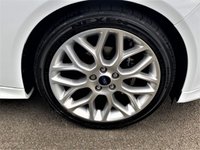 USED 2015 15 FORD FOCUS 1.6 ZETEC S 5d 124 BHP *** SPOTLESS INSIDE & OUT ***