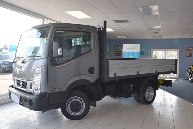 2017 67 Nissan Nt400 Cabstar 3.0 DCI 35.13 TIPPER 129 BHP TWIN REAR WHEEL LOW-MILES