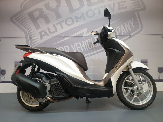 2021 71 Piaggio Medley 125