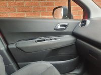 USED 2011 61 PEUGEOT 5008 2.0 HDI ALLURE 5d 150 BHP 