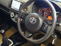 USED 2014 14 TOYOTA YARIS 1.3 VVT-I SPORT 5d 99 BHP * SATNAV *   PAN SUNROOF