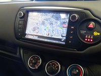 USED 2014 14 TOYOTA YARIS 1.3 VVT-I SPORT 5d 99 BHP * SATNAV *   PAN SUNROOF
