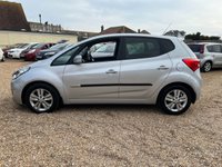USED 2011 61 HYUNDAI IX20 1.6 STYLE 5d 123 BHP Automatic with Panoramic Sunroof & Bluetooth