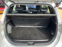 USED 2011 61 HYUNDAI IX20 1.6 STYLE 5d 123 BHP Automatic with Panoramic Sunroof & Bluetooth