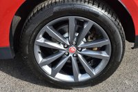 USED 2016 16 JAGUAR F-PACE 2.0 PORTFOLIO AWD 5d 178 BHP PANROOF  20IN VENOM ALLOYS/PANORAMIC ROOF