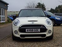 USED 2018 68 MINI HATCH COOPER 2.0 COOPER S 3d 190 BHP www.suffolkcarcentre.co.uk - Located at Reydon
