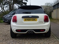 USED 2018 68 MINI HATCH COOPER 2.0 COOPER S 3d 190 BHP www.suffolkcarcentre.co.uk - Located at Reydon
