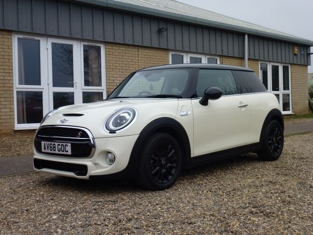 2018 68 MINI Hatch Cooper 2.0 COOPER S 3d 190 BHP