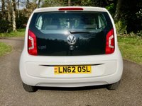 USED 2012 62 VOLKSWAGEN UP 1.0 MOVE UP 3d 59 BHP ONLY 32,000 MILES//2 OWNER//BLUETOOTH HANDS FREE//SATNAV\\X10 SERVICING STAMPS //JUST SERVICED BY US + NEW CAMBELT 59 BHP ONLY32,000 MILES///2 OWNER////X9 SERVICING STAMPS\SAT NAV