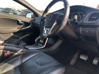 USED 2017 67 VOLVO V40 2.0 D3 R-DESIGN PRO 5d 148 BHP 2 KEYS+1 OWNER FROM NEW+CLIMATE CONTROL+NAVIGATION+LEATHER R DESIGN SEATS+WINTER PACK PLUS+18"ALLOYS+PRIVACY GLASS+PARKING SENSORS+MEDIA+USB+AUX+DAB+BLUETOOTH
