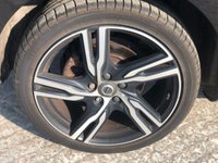 USED 2017 67 VOLVO V40 2.0 D3 R-DESIGN PRO 5d 148 BHP 2 KEYS+1 OWNER FROM NEW+CLIMATE CONTROL+NAVIGATION+LEATHER R DESIGN SEATS+WINTER PACK PLUS+18"ALLOYS+PRIVACY GLASS+PARKING SENSORS+MEDIA+USB+AUX+DAB+BLUETOOTH