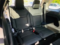 USED 2017 67 LAND ROVER DISCOVERY 2.0 SD4 HSE 5d 237 BHP 1 Former owner, F//S/H, T BAR