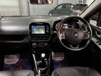 USED 2018 18 RENAULT CLIO 1.5 SIGNATURE NAV DCI 5d 89 BHP * CLIMATE * CRUISE * NAV * BLUETOOTH * PARKING SENSORS * LEATHER * 17 INCH ALLOYS *