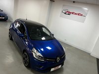 USED 2018 18 RENAULT CLIO 1.5 SIGNATURE NAV DCI 5d 89 BHP * CLIMATE * CRUISE * NAV * BLUETOOTH * PARKING SENSORS * LEATHER * 17 INCH ALLOYS *