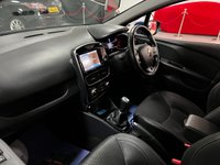USED 2018 18 RENAULT CLIO 1.5 SIGNATURE NAV DCI 5d 89 BHP * CLIMATE * CRUISE * NAV * BLUETOOTH * PARKING SENSORS * LEATHER * 17 INCH ALLOYS *