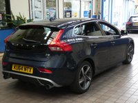 USED 2014 64 VOLVO V40 1.6 D2 R-DESIGN LUX NAV 5d 113 BHP &pound;0 ROAD TAX SAT NAV SUNROOF HEATED LEATHER ELECTRIC MEMORY SEATS