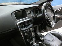 USED 2014 64 VOLVO V40 1.6 D2 R-DESIGN LUX NAV 5d 113 BHP &pound;0 ROAD TAX SAT NAV SUNROOF HEATED LEATHER ELECTRIC MEMORY SEATS