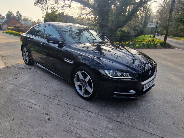 2016 66 Jaguar Xe 2.0 R-SPORT 4d 178 BHP